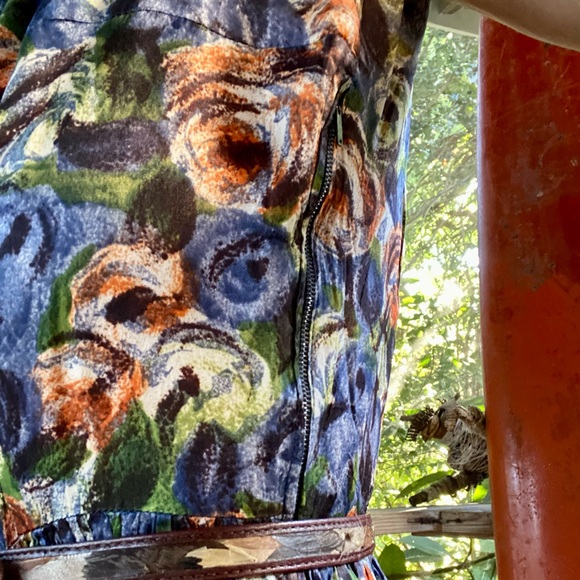 Vintage 1950’s abstract floral pattern, A-line midi dress. Size small. - Picture 7 of 10